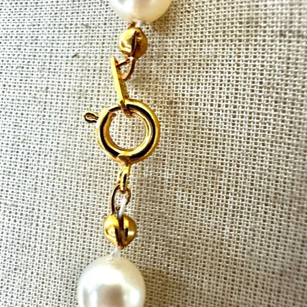 Faux pearl gold tone accent bead necklace - Picture 7 of 7